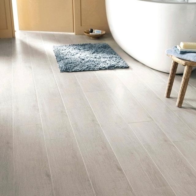 parquet-flottant-pour-cuisine-unique-parquet-flottant-special-salle-de-bain-